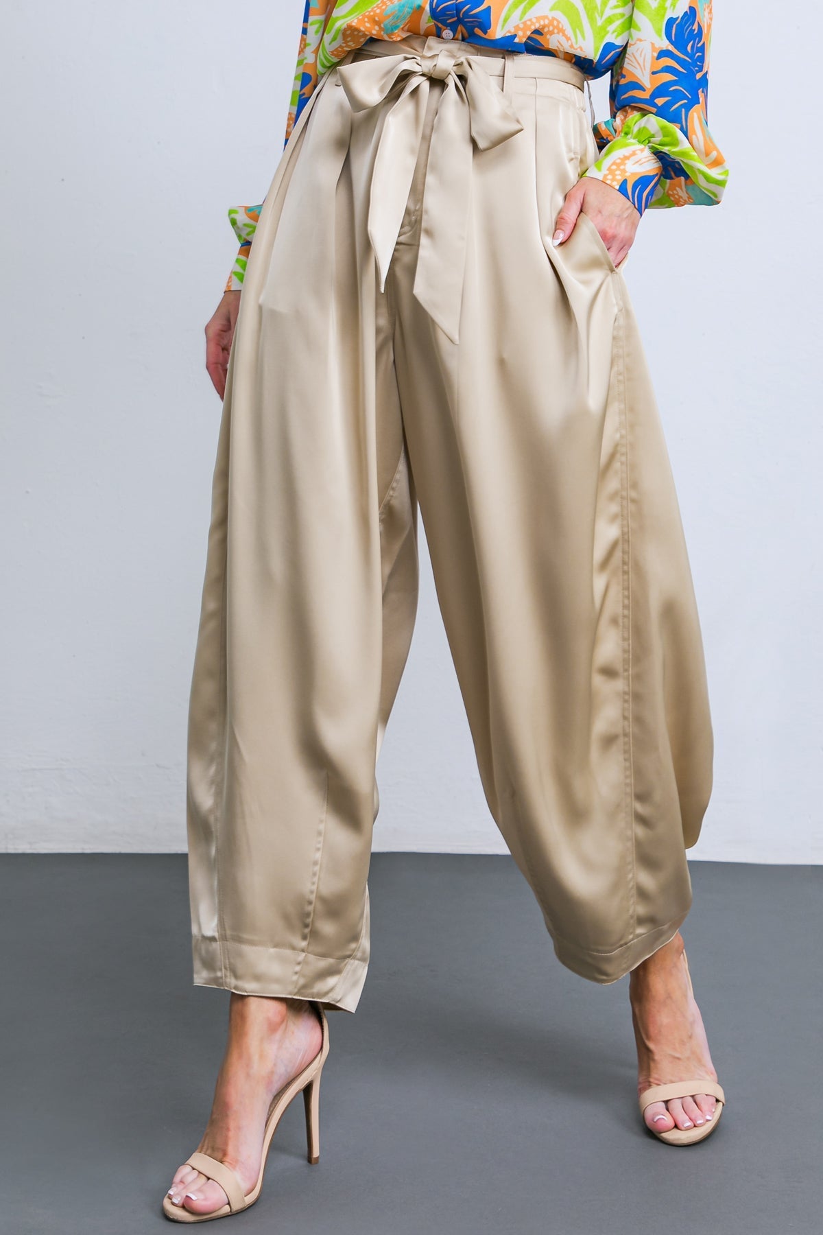 POWERFUL CHARM WOVEN SATIN PANTS Flying Tomato